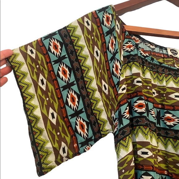 J & M Clothing Co Native American  Style Geometric Fringed Short Sleeve Tunic - Picture 4 of 12